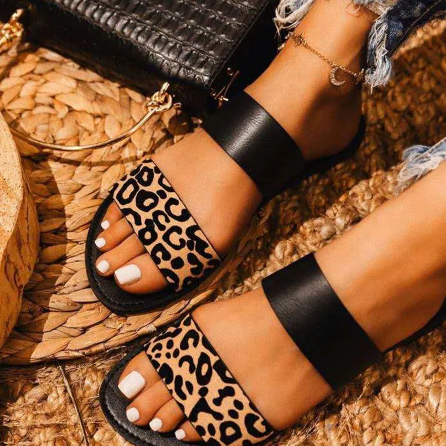 Summer new 2022 large size colorful women's shoes leopard print square heel sandals and slippers, Pictures
Summer new 2022 large size colorful women's shoes leopard print square heel sandals and slippers, Pictures