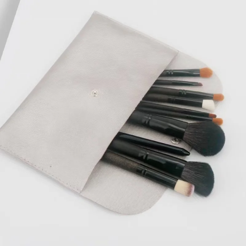 Goat hair makeup brush set professional super soft song and dance uki powder cake blush eye shadow mixed makeup private label
Goat hair makeup brush set professional super soft song and dance uki powder cake blush eye shadow mixed makeup private label