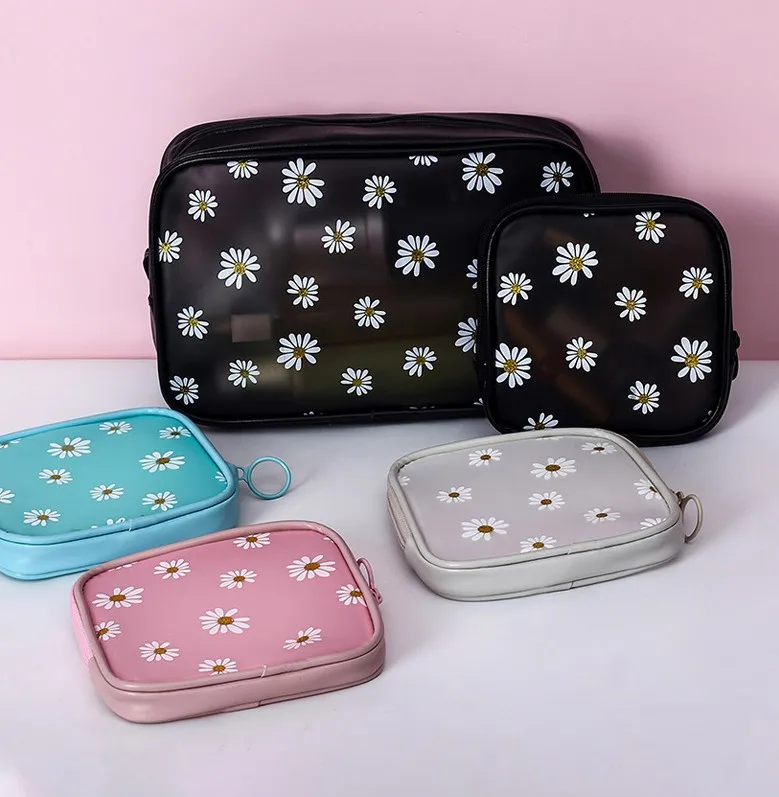 New Design Daisy Transparent Organizer Cosmetic Makeup Bag PVC with Zipper for Traveling
New Design Daisy Transparent Organizer Cosmetic Makeup Bag PVC with Zipper for Traveling