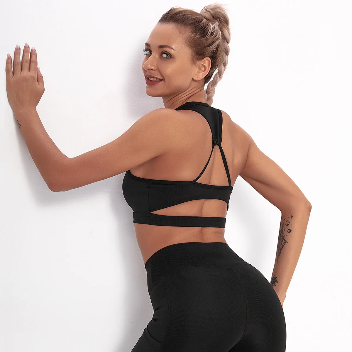 New Women's Athletic Sports Active Wear Sleeveless Compression Seamless Vest Tank Tops for Yoga, Customized colors
New Women's Athletic Sports Active Wear Sleeveless Compression Seamless Vest Tank Tops for Yoga, Customized colors