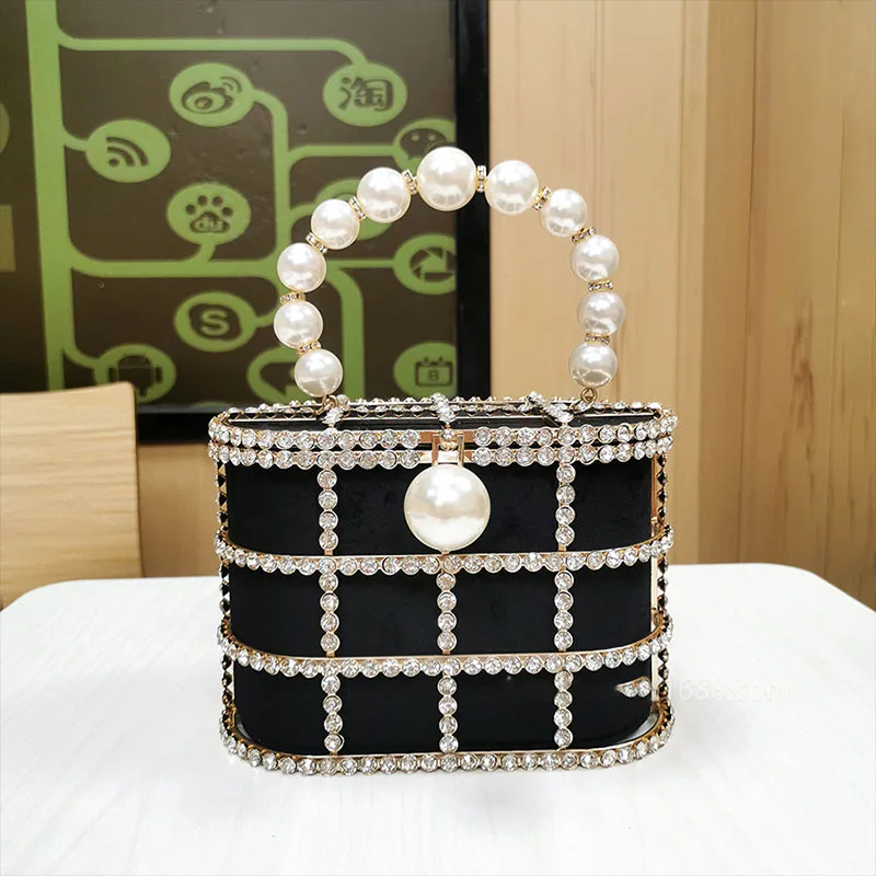 2020 New trendy rhinestone pearl bucket bag messenger women summer handbag shoulder sling bag party luxury dinner lady handbags, 2 color style
2020 New trendy rhinestone pearl bucket bag messenger women summer handbag shoulder sling bag party luxury dinner lady handbags, 2 color style