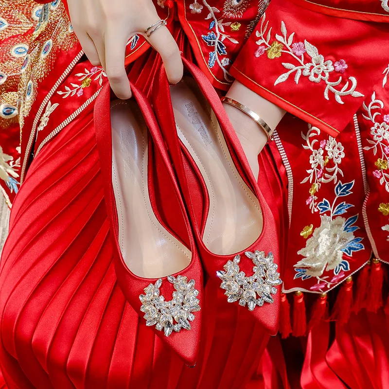 Women Sexy Wedding Pointed Toe Shoes Customize Floral Crystal Bridal Heels Banquet Heels Shoes
Women Sexy Wedding Pointed Toe Shoes Customize Floral Crystal Bridal Heels Banquet Heels Shoes