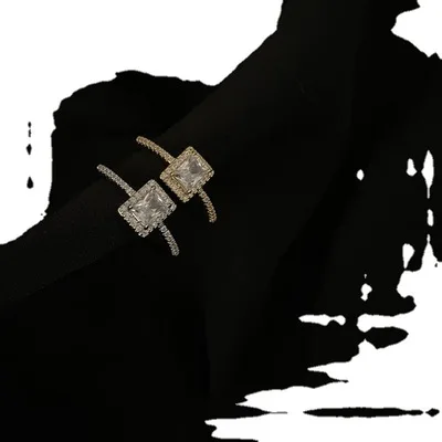 Super Shiny Real Silver Plated Big Cubic Zircon Square Ring Bling Bling Crystal Rhinestone Geometric Ring For Banquet
Super Shiny Real Silver Plated Big Cubic Zircon Square Ring Bling Bling Crystal Rhinestone Geometric Ring For Banquet