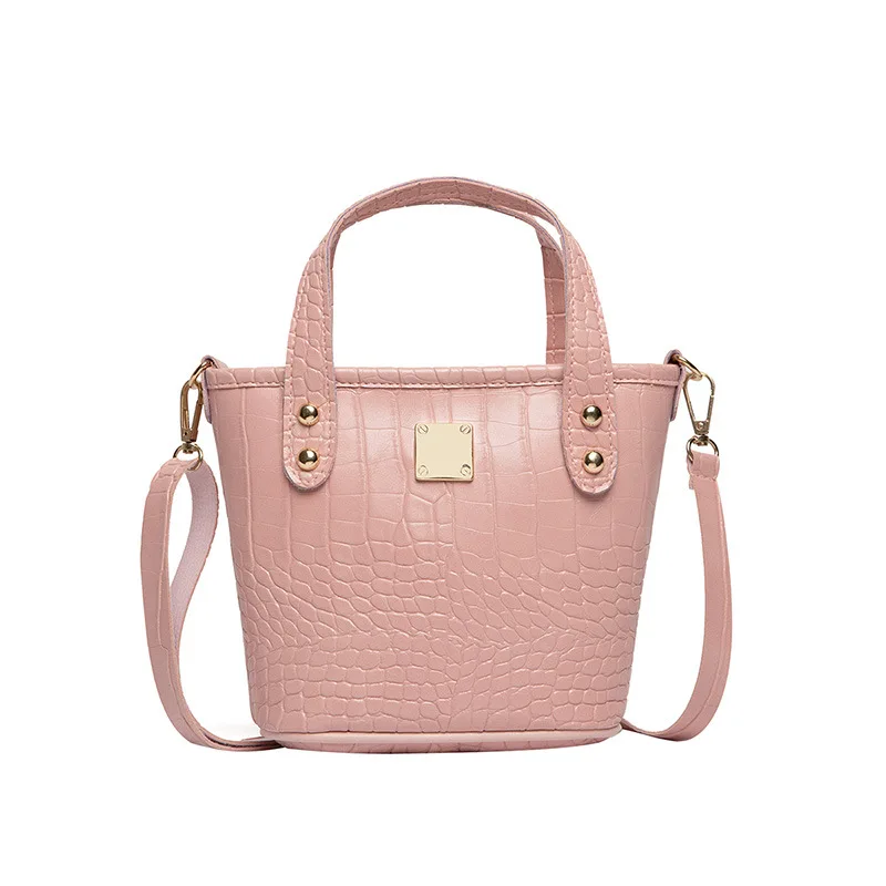 Metal nameplate lowest quantity customed logo handbags 2021 new design pu leather shoulder crossbody bags women purses tote bag, As picture
Metal nameplate lowest quantity customed logo handbags 2021 new design pu leather shoulder crossbody bags women purses tote bag, As picture