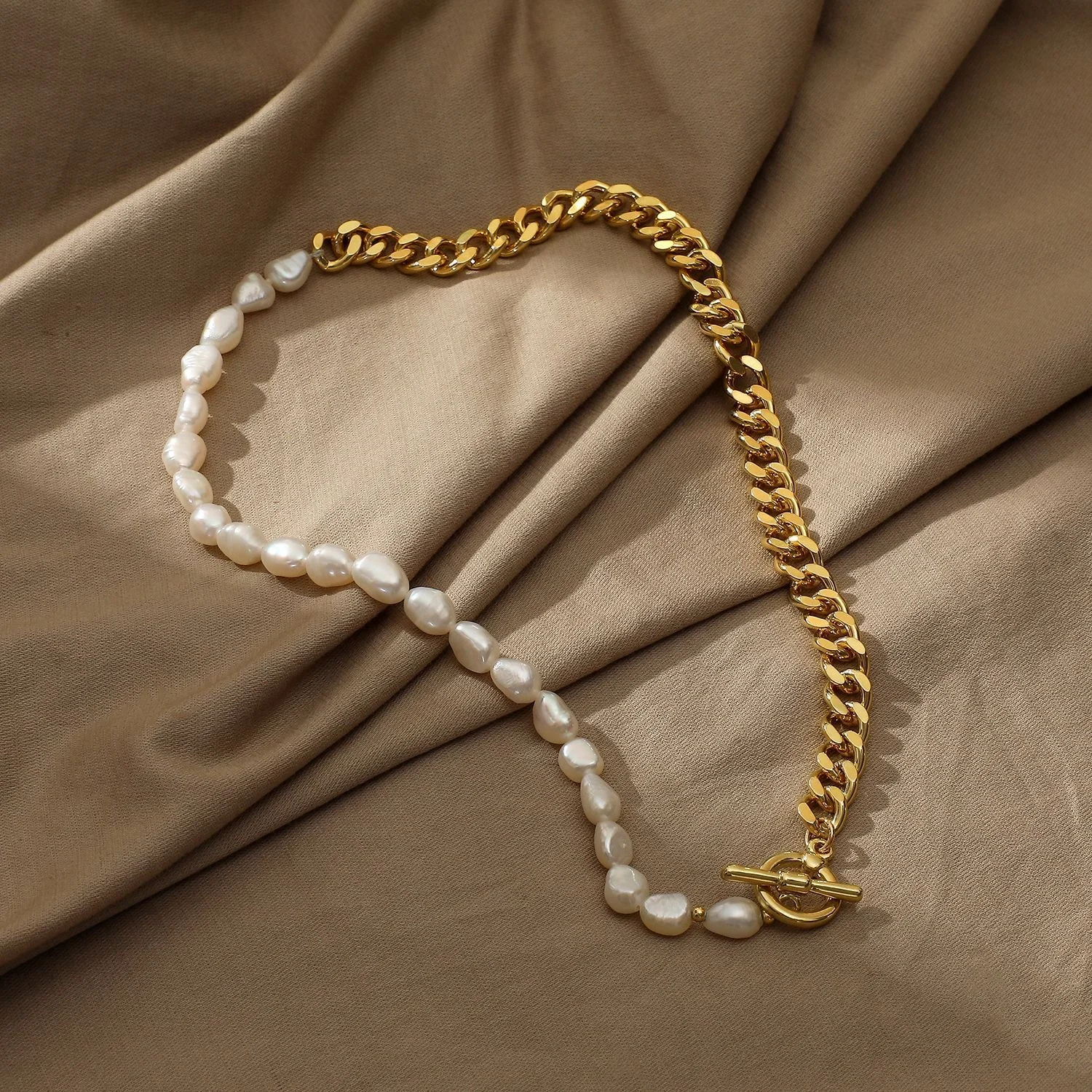 Fashion Hot Sale 14K Gold Plated Natural Freshwater Pearl Stainless Steel Cuban Necklace
Fashion Hot Sale 14K Gold Plated Natural Freshwater Pearl Stainless Steel Cuban Necklace