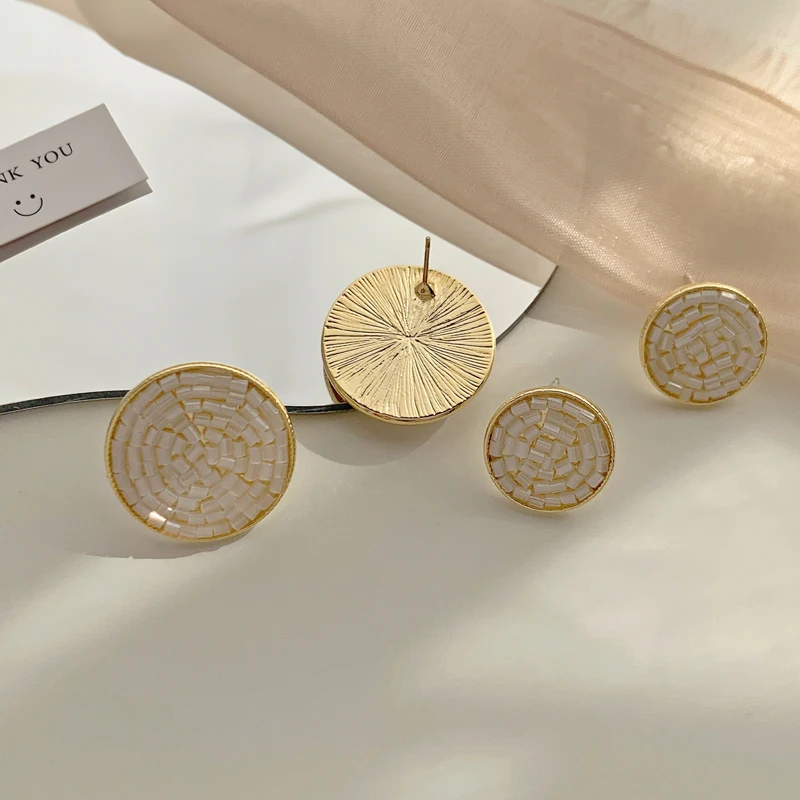 Vershal F-14 European 18k Gold Plated Hot Sale Minimalist Large Circle Stud Earrings For Women
Vershal F-14 European 18k Gold Plated Hot Sale Minimalist Large Circle Stud Earrings For Women