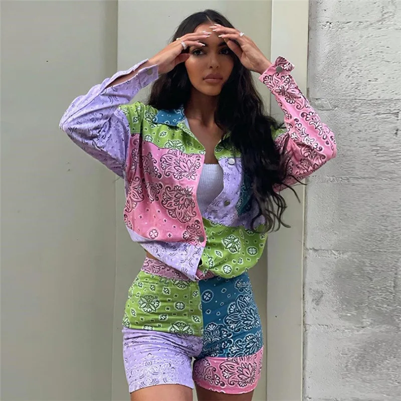 2021 Fashion Women Patchwork Long Sleeve Shirt Matching Shorts Fashion Paisley Print Two Pieces Sets
2021 Fashion Women Patchwork Long Sleeve Shirt Matching Shorts Fashion Paisley Print Two Pieces Sets