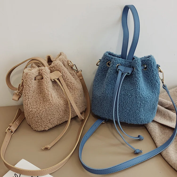 2020 fashion plush velvet handbags one shoulder oblique bags women purses for ladies
2020 fashion plush velvet handbags one shoulder oblique bags women purses for ladies