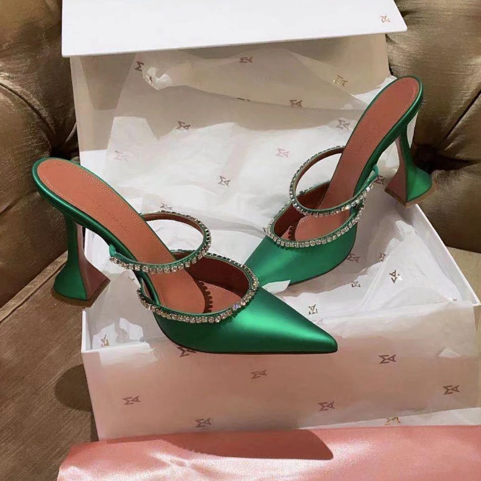 Rhinestones satin Women Pumps Slippers Elegant Pointed toe High heels Lady Mules Sildes Summer Fashion Party prom Shoes
Rhinestones satin Women Pumps Slippers Elegant Pointed toe High heels Lady Mules Sildes Summer Fashion Party prom Shoes