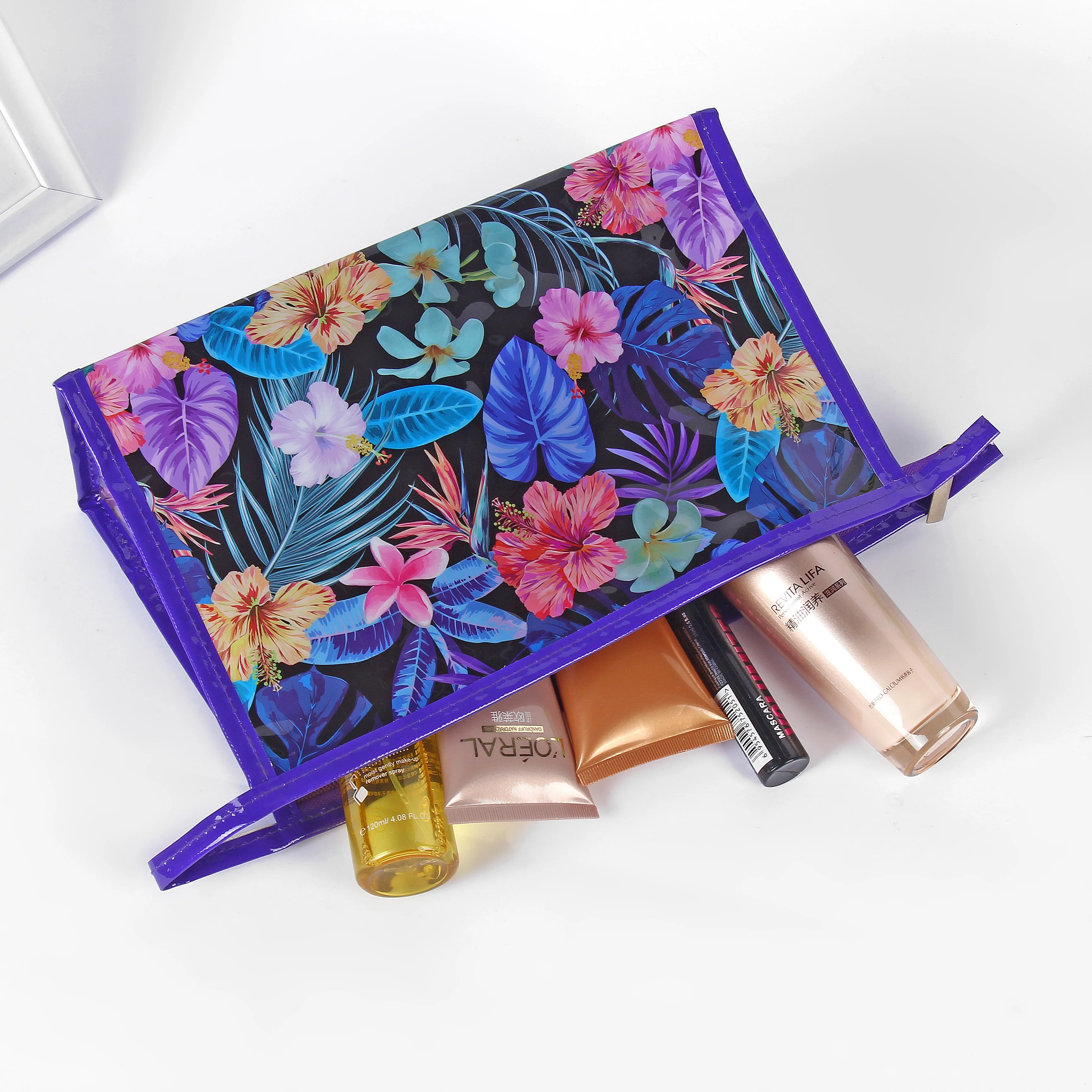bsci factory directly wholesale pvc clear cosmetic bag customized color zipper triangle print hand pouch organizer makeup bag
bsci factory directly wholesale pvc clear cosmetic bag customized color zipper triangle print hand pouch organizer makeup bag