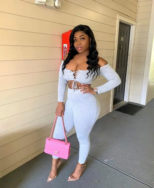 Spring 2021 cotton fabric sexy outfit 2 piece set ladies off the shoulder lace up crop top and leggings set night club wear, As picture
Spring 2021 cotton fabric sexy outfit 2 piece set ladies off the shoulder lace up crop top and leggings set night club wear, As picture