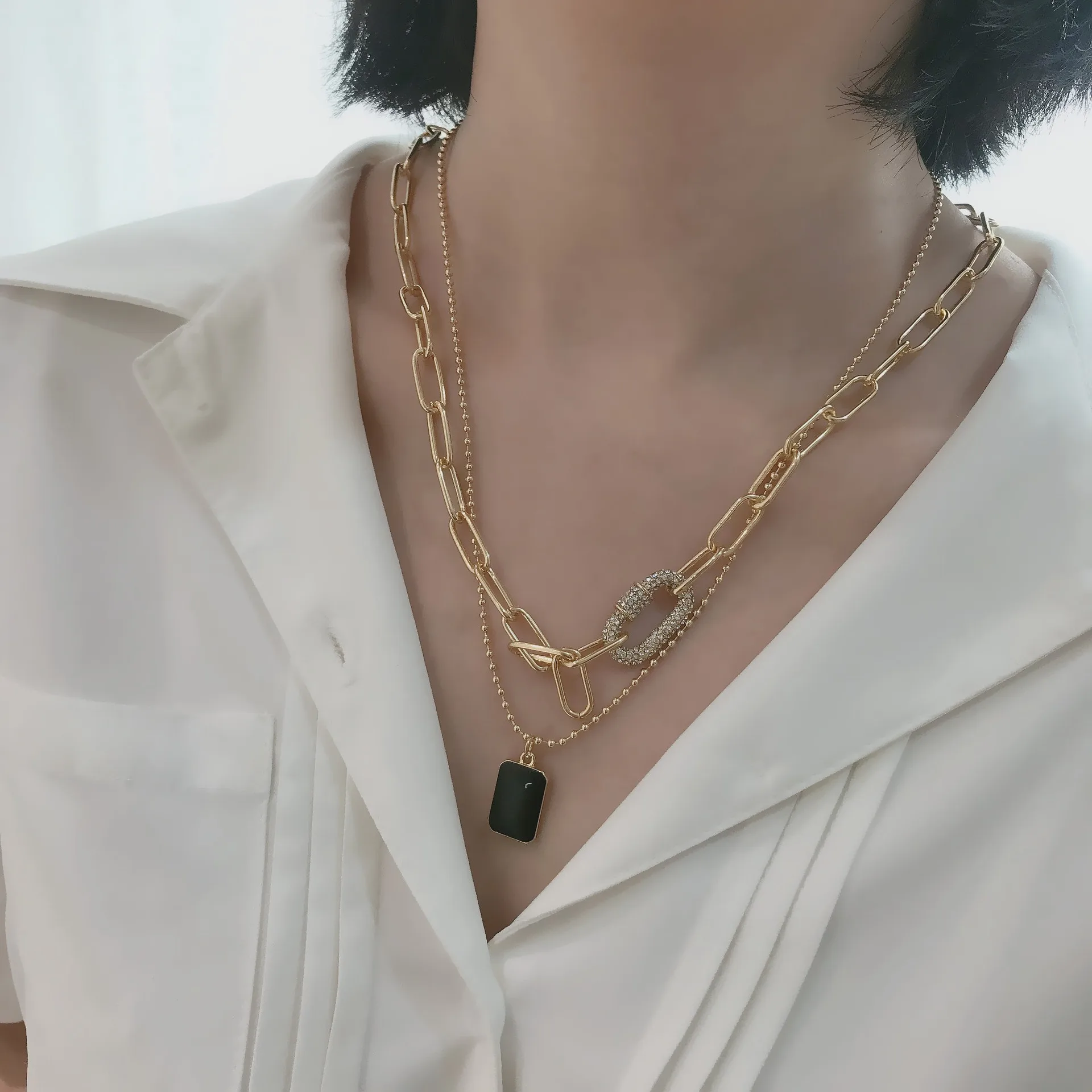 Metal square pendant necklace simple retro personality versatile fashion fold with clavicle Chain Necklace New Style
Metal square pendant necklace simple retro personality versatile fashion fold with clavicle Chain Necklace New Style