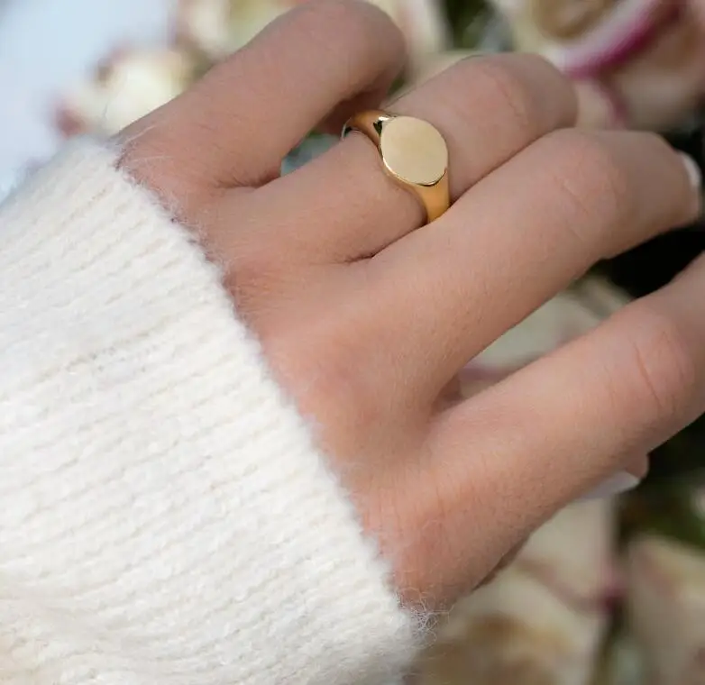 Minimalist Jewelry Waterproof Chunky Ring Monogram Ring Stainless Steel Gold Customized Round Signet Ring, Gold,rose gold,black and silver
Minimalist Jewelry Waterproof Chunky Ring Monogram Ring Stainless Steel Gold Customized Round Signet Ring, Gold,rose gold,black and silver