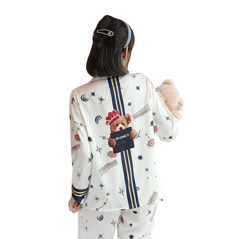 2021 Spring and summer long sleeve thin pajamas female cartoon cute loose student pajamas suit silk satin home clothes in stock
2021 Spring and summer long sleeve thin pajamas female cartoon cute loose student pajamas suit silk satin home clothes in stock