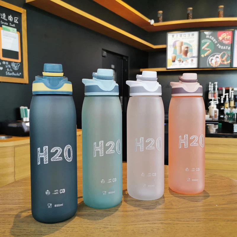 Big capacity plastic water bottle BPA free frosted plastic sports water bottle, White,blue, pink and navy
Big capacity plastic water bottle BPA free frosted plastic sports water bottle, White,blue, pink and navy