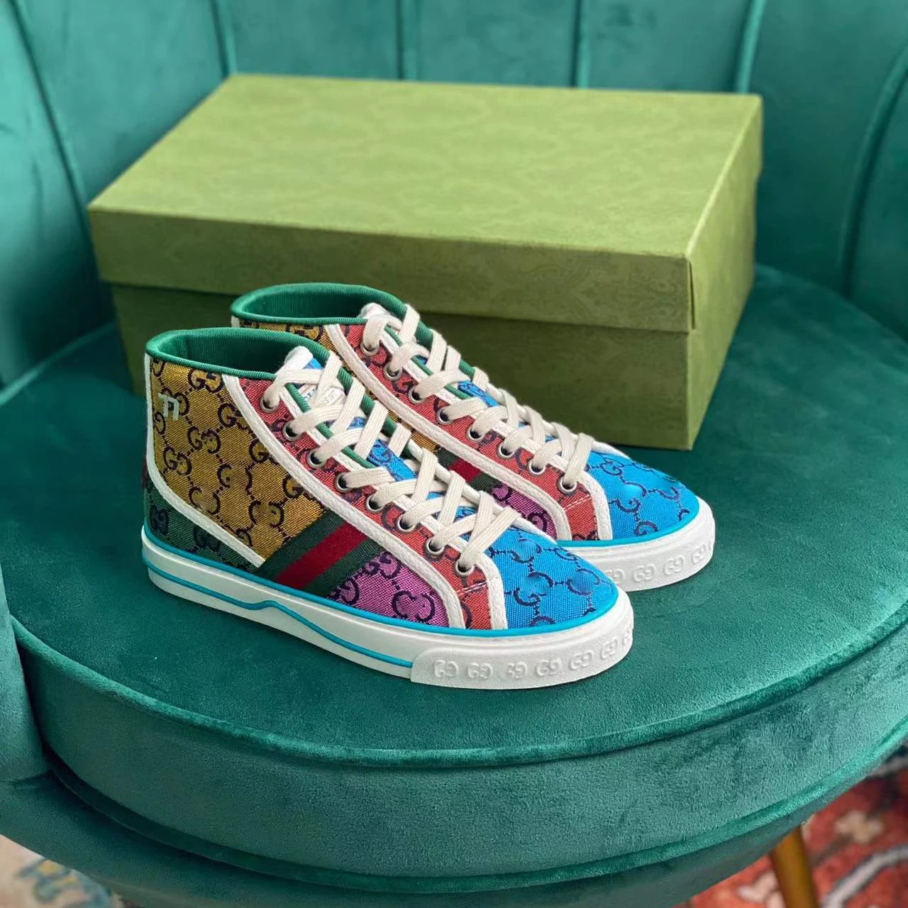 Fashion Luxury Brand Gugci 1977 Unisex Minimalist Rubber Sole Sneakers Men's Canvas Footwear Casual Shoes Flat Canvas Shoes, 8 colors
Fashion Luxury Brand Gugci 1977 Unisex Minimalist Rubber Sole Sneakers Men's Canvas Footwear Casual Shoes Flat Canvas Shoes, 8 colors
