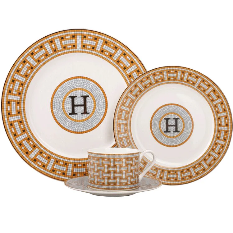 H design royal classic ceramic bone china plate with cup
H design royal classic ceramic bone china plate with cup