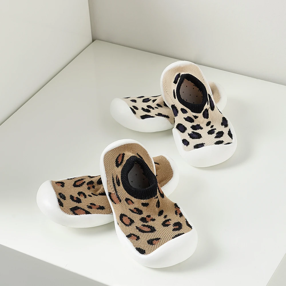 Top Selling Breathable Baby Anti-Sip Floor Shoes Comfortable Kid Child Baby Shoes with Anti-Slip, Customized color
Top Selling Breathable Baby Anti-Sip Floor Shoes Comfortable Kid Child Baby Shoes with Anti-Slip, Customized color
