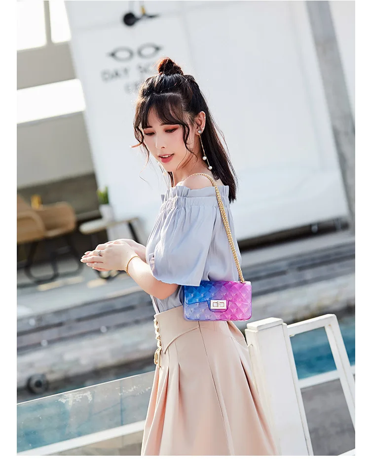 925 Wholesale women bag handbags 2021 silicone PVC shoulder handbag rainbow bag luxury ladies woman hand bags candy jelly purse
925 Wholesale women bag handbags 2021 silicone PVC shoulder handbag rainbow bag luxury ladies woman hand bags candy jelly purse