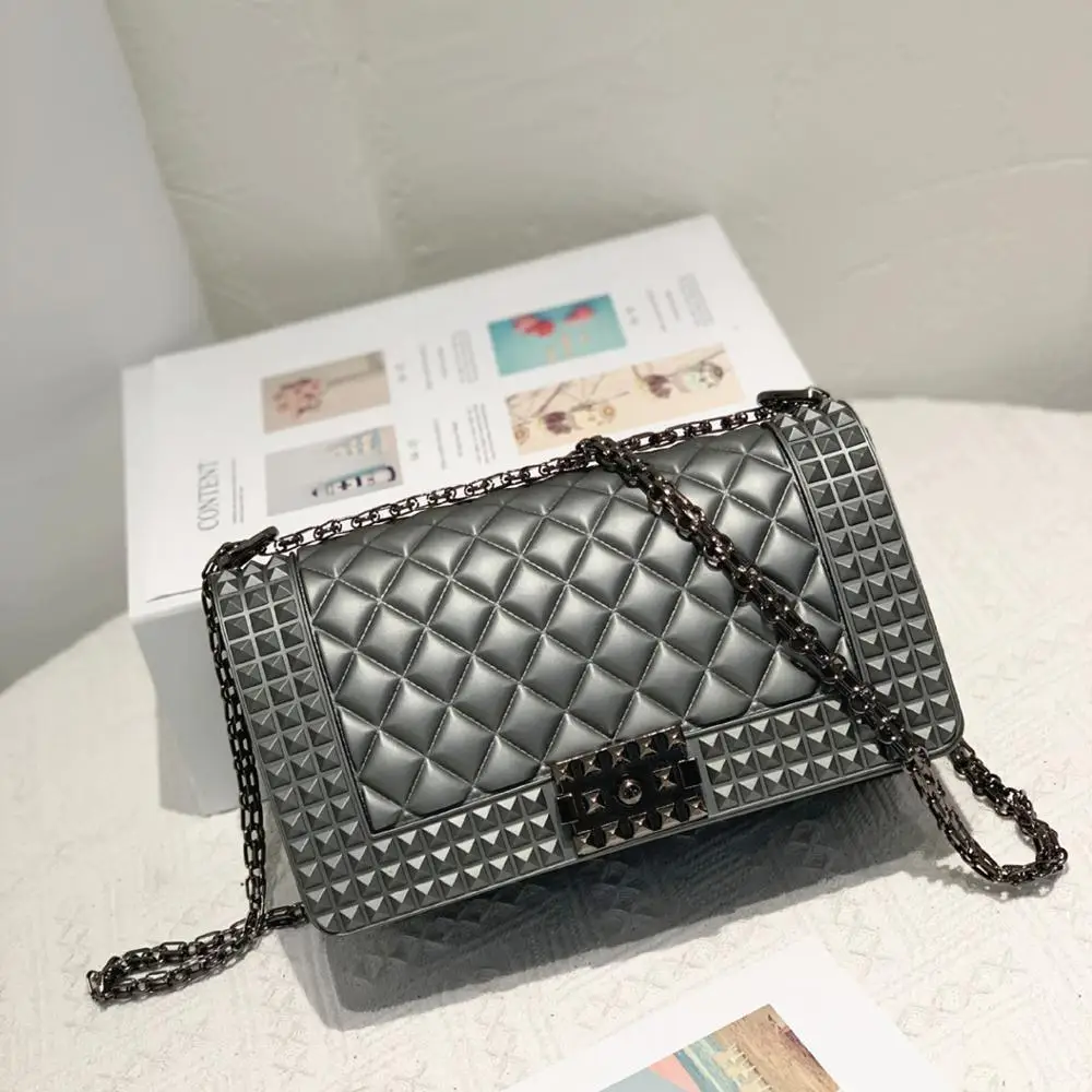 XP1270 2020 hot sale rhombus chain crossbody bag willow nail small fragrant jelly bag wholesale
XP1270 2020 hot sale rhombus chain crossbody bag willow nail small fragrant jelly bag wholesale