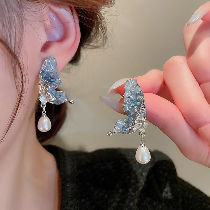 Korean Hot Selling New Design Gradient Butterfly Stud Earrings Bling Bling Rhinestone Pearl Stud Earrings for Women
Korean Hot Selling New Design Gradient Butterfly Stud Earrings Bling Bling Rhinestone Pearl Stud Earrings for Women