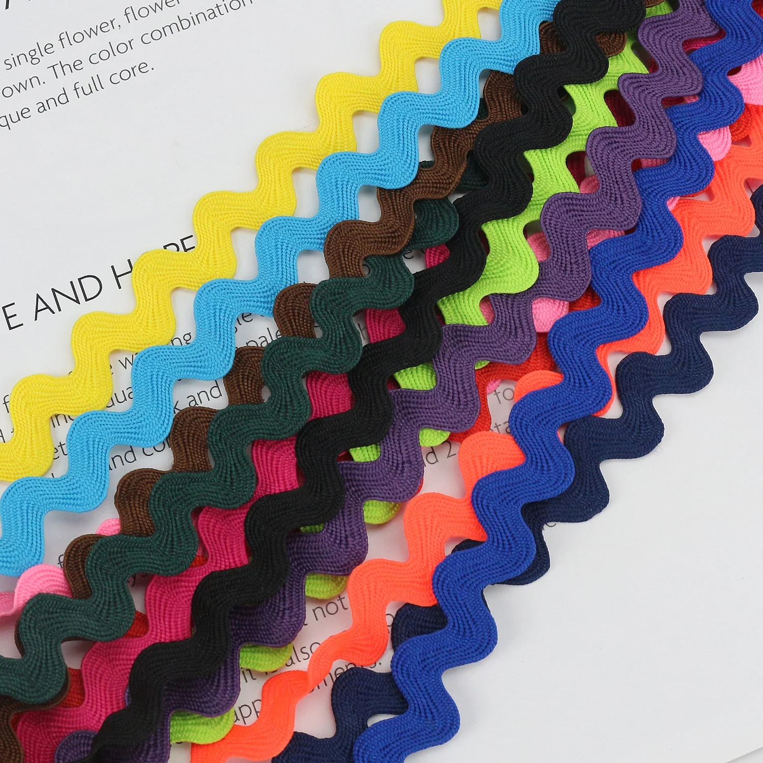 Midi Ribbons Multi Colors 100% Polyester Wave Trim Tape Ric Rac Ribbon For Apparel Accessories Decoration
Midi Ribbons Multi Colors 100% Polyester Wave Trim Tape Ric Rac Ribbon For Apparel Accessories Decoration