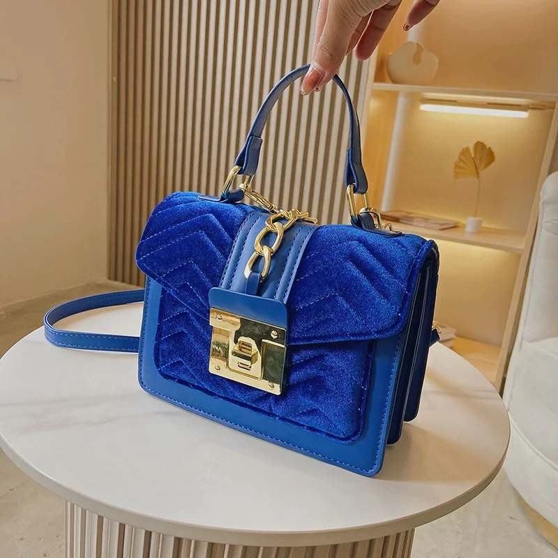 New Latest Design Winter Women Handbags Metal Lock Single Shoulder Bags Warm Corduroy Purses Lady Elegant Crossbody Handbags
New Latest Design Winter Women Handbags Metal Lock Single Shoulder Bags Warm Corduroy Purses Lady Elegant Crossbody Handbags