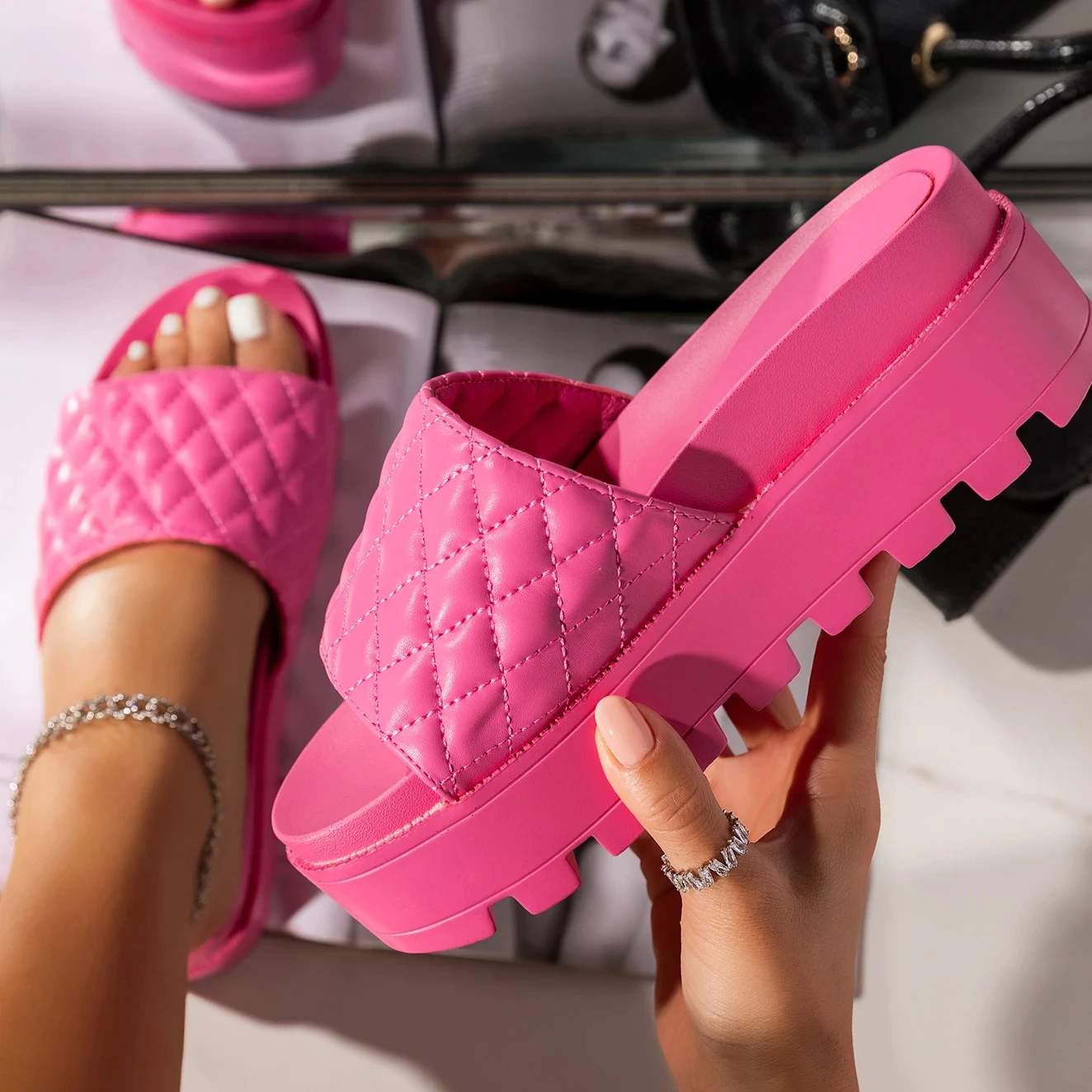 2021 New Arrival Platform Ladies Summer Slippers for Women Outdoor Slides Sandals, White, yellow, black, khaki, rose-red, light-blue
2021 New Arrival Platform Ladies Summer Slippers for Women Outdoor Slides Sandals, White, yellow, black, khaki, rose-red, light-blue