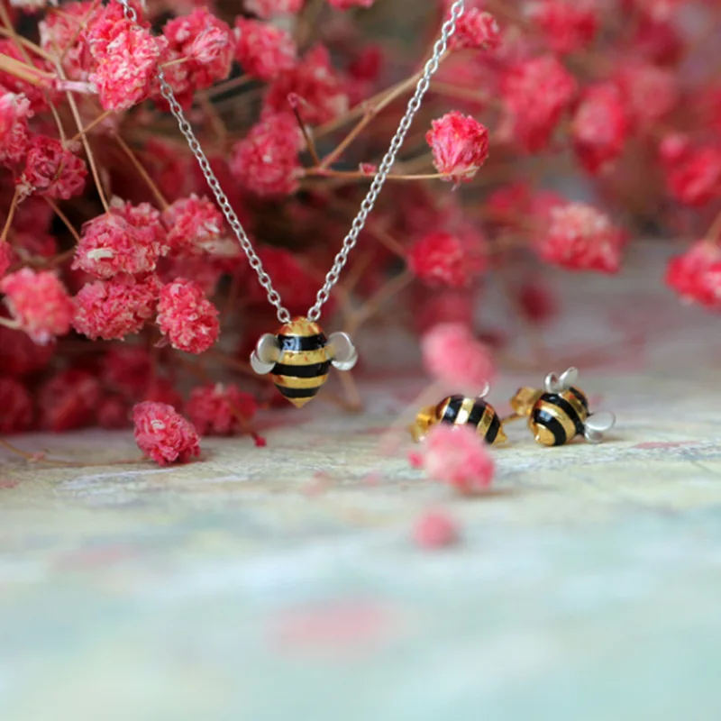 2021 New 925 Sterling Silver Women's Necklace Sweet and Fashionable Cute Bee Epoxy Stud Earrings Cute Accessories for Daily Wear, Picture
2021 New 925 Sterling Silver Women's Necklace Sweet and Fashionable Cute Bee Epoxy Stud Earrings Cute Accessories for Daily Wear, Picture