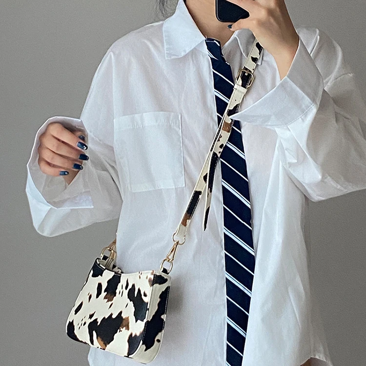 Free Shipping Cow Pattern Armpit Handbags For Women 2021 New French One-shoulder Ladies Bags Leather Handbags, Customized color
Free Shipping Cow Pattern Armpit Handbags For Women 2021 New French One-shoulder Ladies Bags Leather Handbags, Customized color