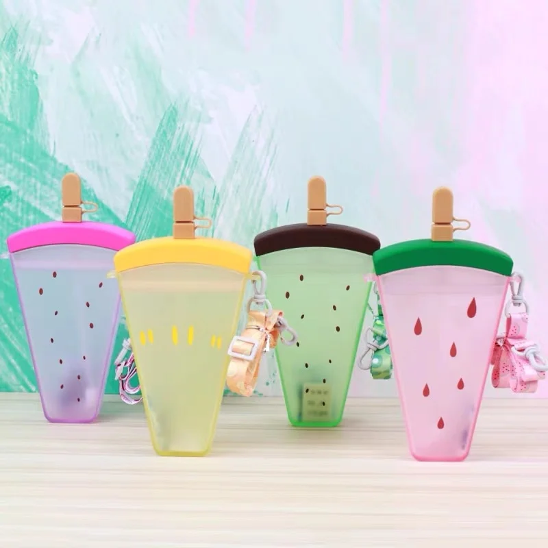 2021 New Water Bottle Purse Juice Wine Drinking Milk Tea Bottle 300ml Watermelon Drink Purse With Strap Plastic Drink Purse, Green,yellow,pink,purple
2021 New Water Bottle Purse Juice Wine Drinking Milk Tea Bottle 300ml Watermelon Drink Purse With Strap Plastic Drink Purse, Green,yellow,pink,purple