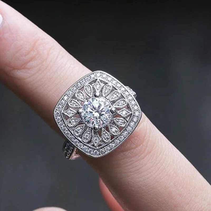 Creative Hollow Floral Wedding Rings for Women Luxury Inlaid Full Zircon Engagement Rings Party Jewelry Christmas Gifts Anillos
Creative Hollow Floral Wedding Rings for Women Luxury Inlaid Full Zircon Engagement Rings Party Jewelry Christmas Gifts Anillos