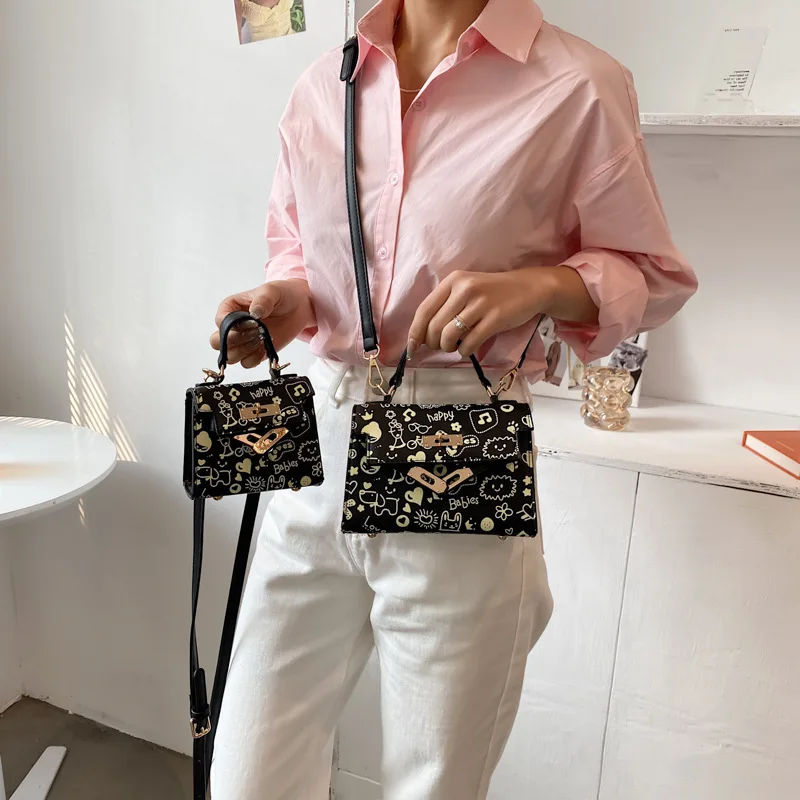 2021 Popular Hot Selling Girls Hand Fashion Bag Small Handbag Crossbody Kelly Bag, White black green 
2021 Popular Hot Selling Girls Hand Fashion Bag Small Handbag Crossbody Kelly Bag, White black green