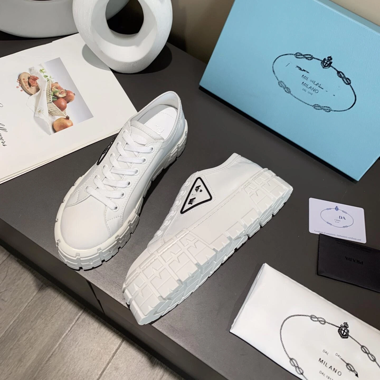 2021 fashion white and black flat-bottomed walking shoes ladies casual white sports shoes, Multicolor
2021 fashion white and black flat-bottomed walking shoes ladies casual white sports shoes, Multicolor