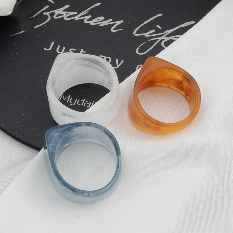 OUYE Creative Irregular Geometric Pattern Finger Ring Simple Resin Female Ruili Ring, Picture
OUYE Creative Irregular Geometric Pattern Finger Ring Simple Resin Female Ruili Ring, Picture