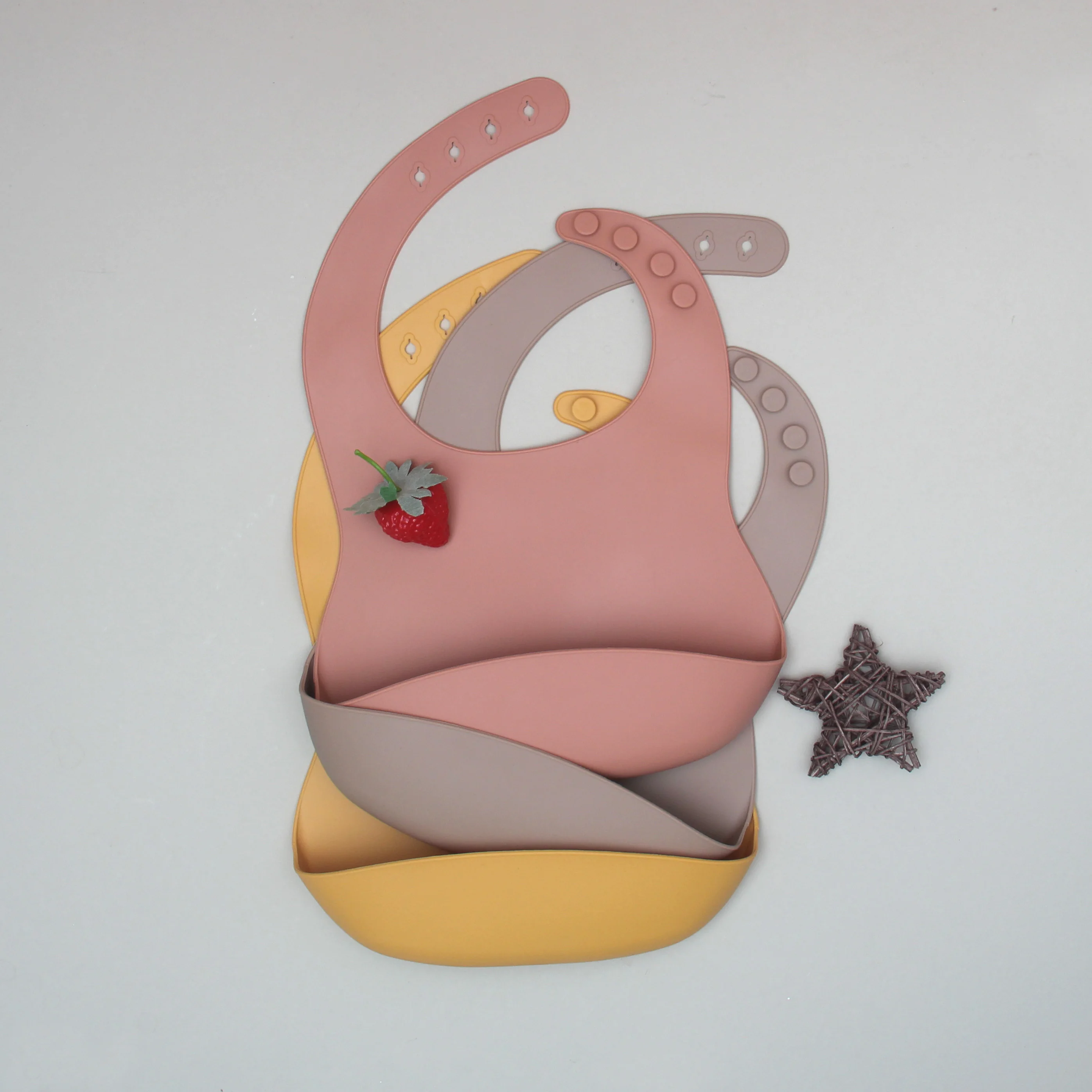 2021 Wholesale Food Grade Logo Custom High Quality Waterproof Silicone Baby Bib, 12 colors in stock, weclome custo colors
2021 Wholesale Food Grade Logo Custom High Quality Waterproof Silicone Baby Bib, 12 colors in stock, weclome custo colors