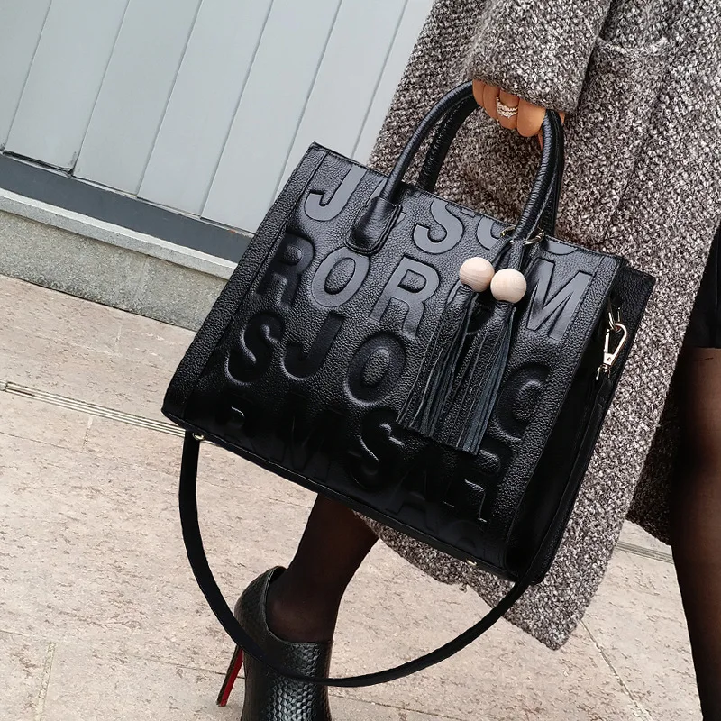 Genuine Leather Handbags 2021 Ladies Portable Large Capacity Messenger Shoulder Bag Fashion Printed Cross Body Bags Sac A Main
Genuine Leather Handbags 2021 Ladies Portable Large Capacity Messenger Shoulder Bag Fashion Printed Cross Body Bags Sac A Main