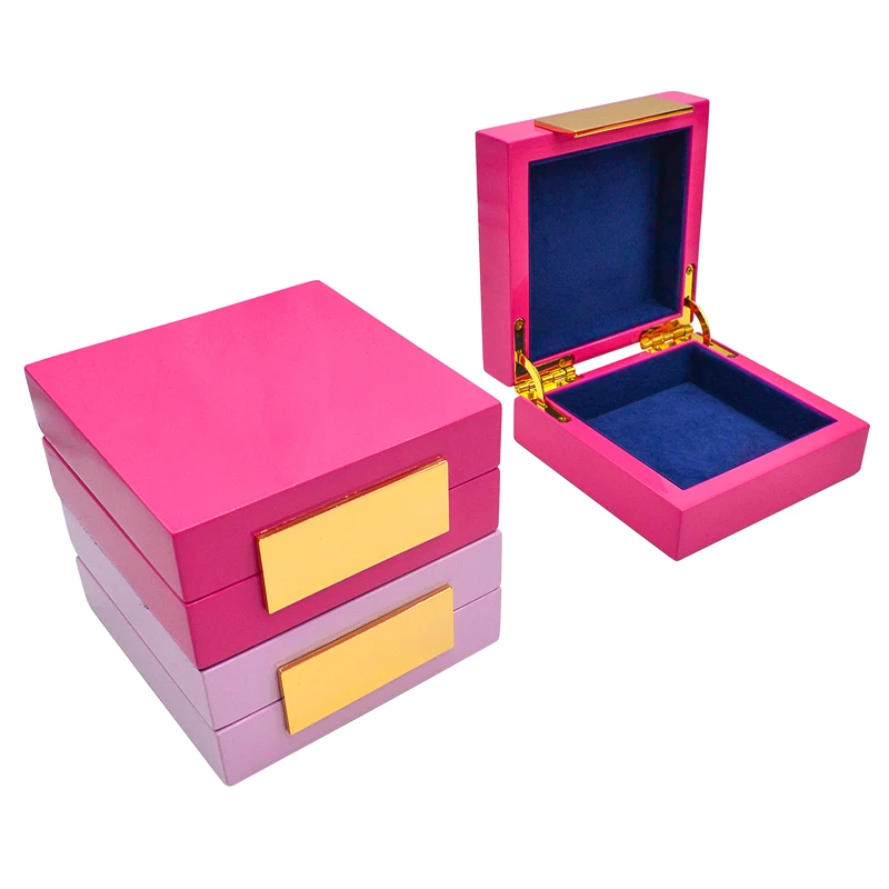 Customized Exquisite High - gloss Lacquered Jewelry Wood Packaging Gift display Box for gems, Red
Customized Exquisite High - gloss Lacquered Jewelry Wood Packaging Gift display Box for gems, Red