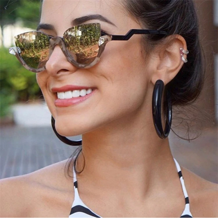 Fashion Half Frame Cat Eye Shades Vintage Diamond Sun Glasses Women Designer Luxury Sunglasses 2021, As pictures or customized color 
Fashion Half Frame Cat Eye Shades Vintage Diamond Sun Glasses Women Designer Luxury Sunglasses 2021, As pictures or customized color