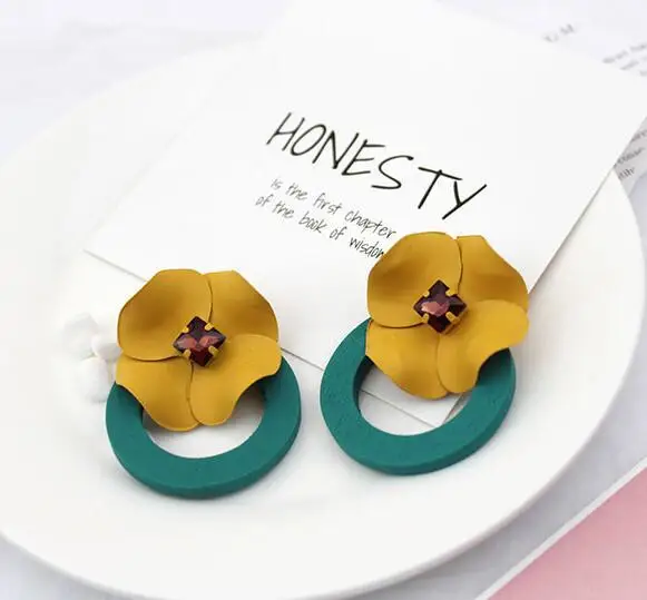 Sanchi new style simple fashion personality flower earrings acrylic geometric resin earrings for girls, Show as picture
Sanchi new style simple fashion personality flower earrings acrylic geometric resin earrings for girls, Show as picture