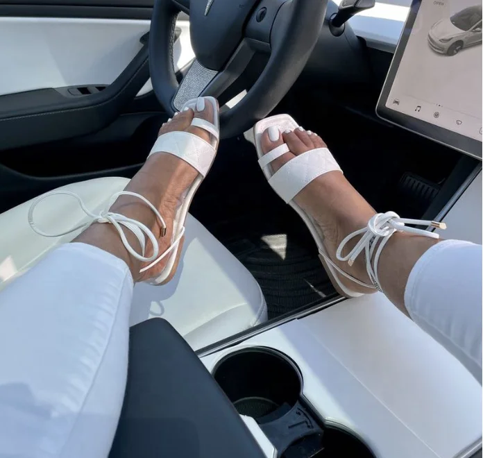 2021 Fashion Trending Famous Brand custom tie up summer slippers platform luxury women's sandals
2021 Fashion Trending Famous Brand custom tie up summer slippers platform luxury women's sandals