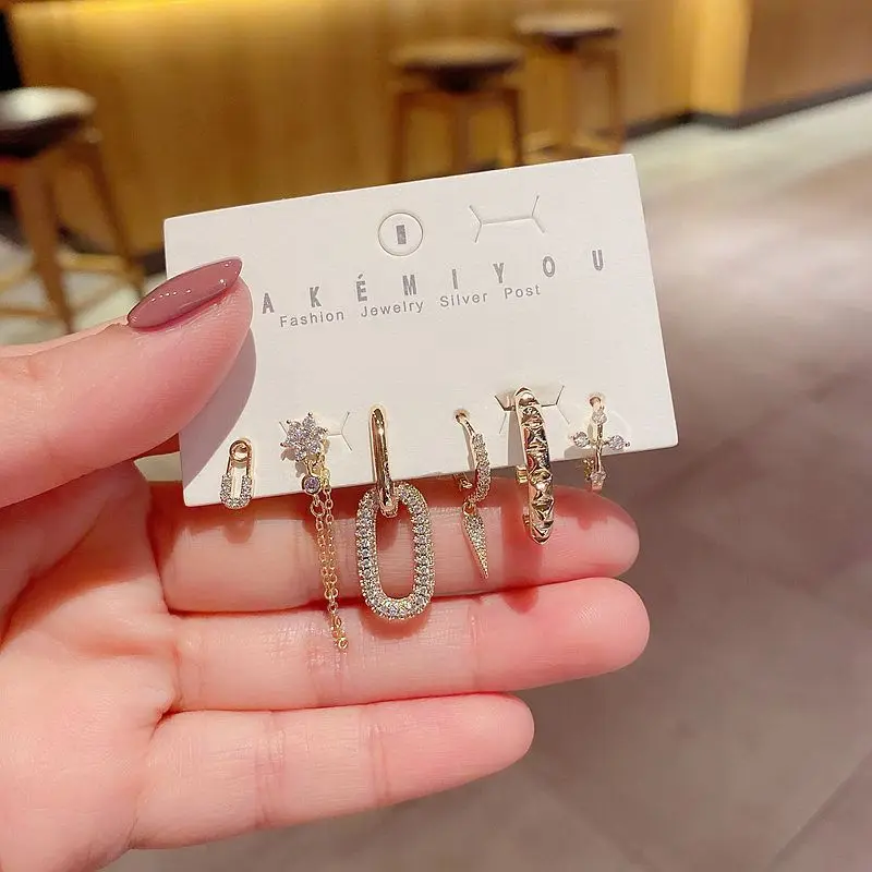 20102614 Luxury Fine jewelry Shine Rivet ear bone clip geometric flower crystal earrings set for women
20102614 Luxury Fine jewelry Shine Rivet ear bone clip geometric flower crystal earrings set for women