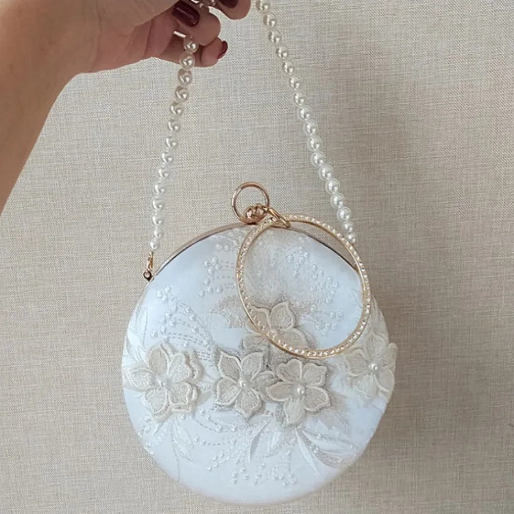 XP1026 New retro round embroidery clutch handbag Hanfu antique cheongsam banquet shoulder
XP1026 New retro round embroidery clutch handbag Hanfu antique cheongsam banquet shoulder