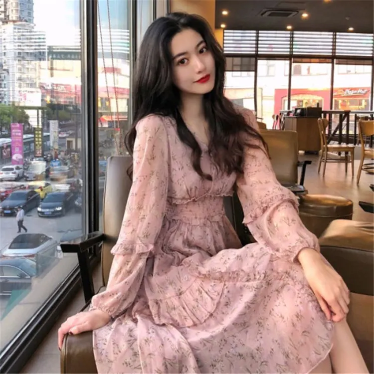 Wholesale available 2021 New design retro women clothes fashion long sleeve casual floral printing chiffon long dresses vestidos
Wholesale available 2021 New design retro women clothes fashion long sleeve casual floral printing chiffon long dresses vestidos