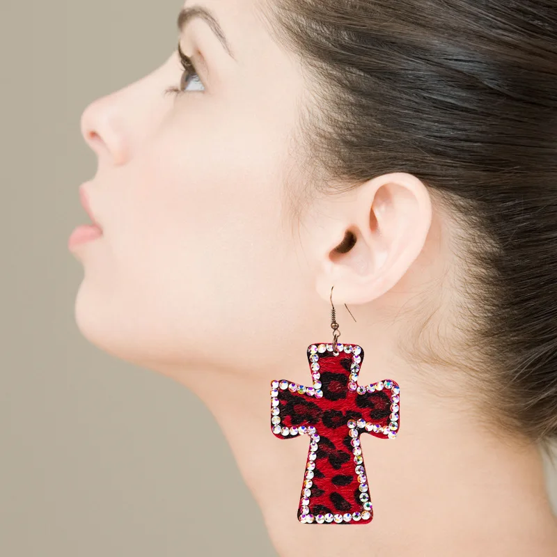European and American style exaggerated cross double sided printing leather leopard long full diamond retro Earrings
European and American style exaggerated cross double sided printing leather leopard long full diamond retro Earrings