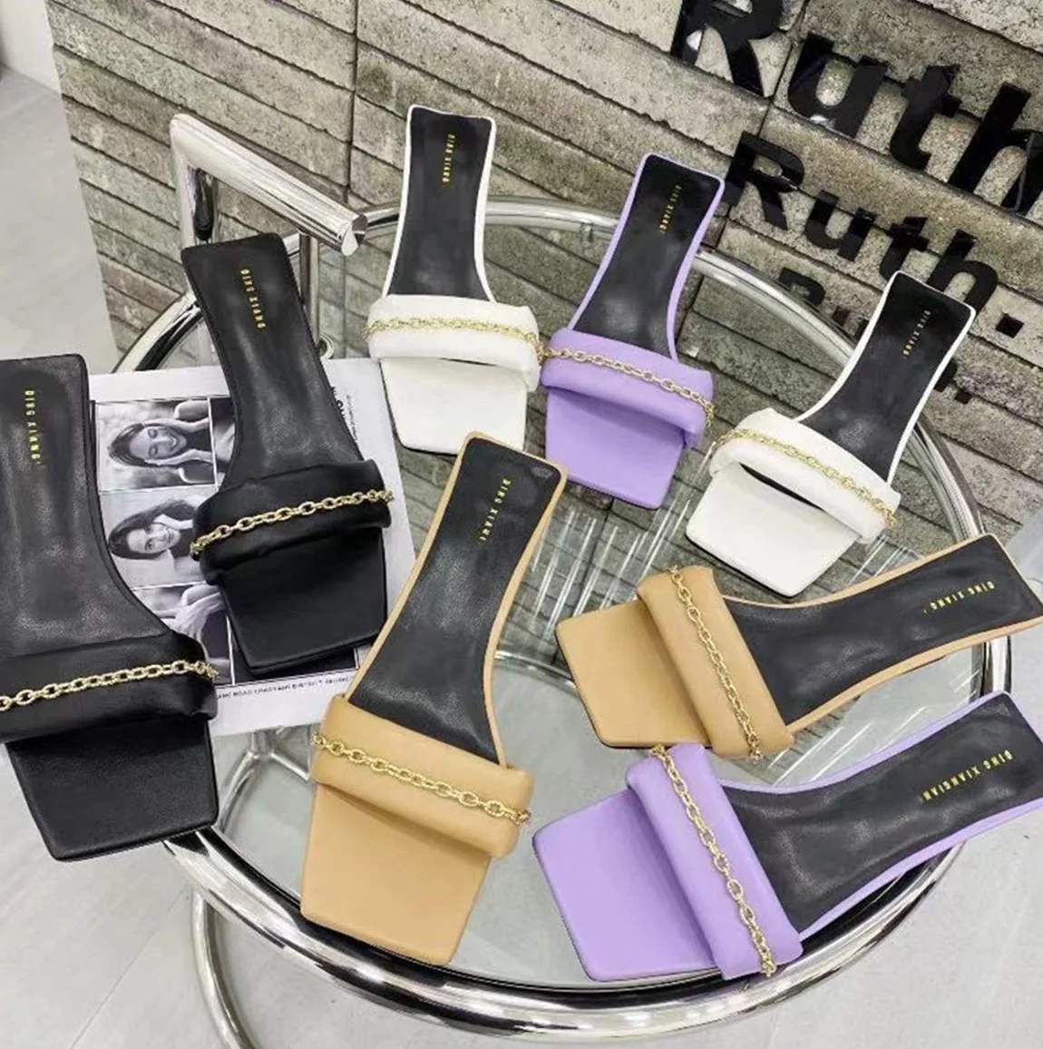 2021 Summer New Flat Sandals ladies Thin Chain Strap Slippers for Women Sponge Leather Sandals Trendy, 4 colors
2021 Summer New Flat Sandals ladies Thin Chain Strap Slippers for Women Sponge Leather Sandals Trendy, 4 colors