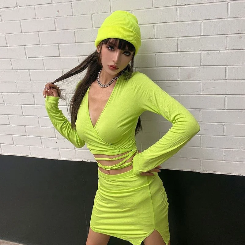 Fall/Winter Ladies Solid Color V-Neck Lace-Up Long Sleeve Sweater Slit Short Skirt Suit ., Shown
Fall/Winter Ladies Solid Color V-Neck Lace-Up Long Sleeve Sweater Slit Short Skirt Suit ., Shown