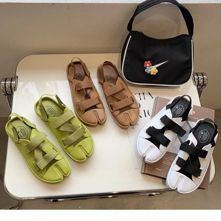 Hot Tabi Fashion Shoes Ladies Split Toe Candy Color Soft Bottom Brief Ladies Beach Shoes Women Sandals, White green brown
Hot Tabi Fashion Shoes Ladies Split Toe Candy Color Soft Bottom Brief Ladies Beach Shoes Women Sandals, White green brown