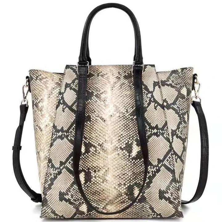 Latest Autumn Snake Skin Genuine Leather Shoulder Bag for Women Fashionable Designer Sling Bag In Stock Crossbody Bag, Rich color
Latest Autumn Snake Skin Genuine Leather Shoulder Bag for Women Fashionable Designer Sling Bag In Stock Crossbody Bag, Rich color