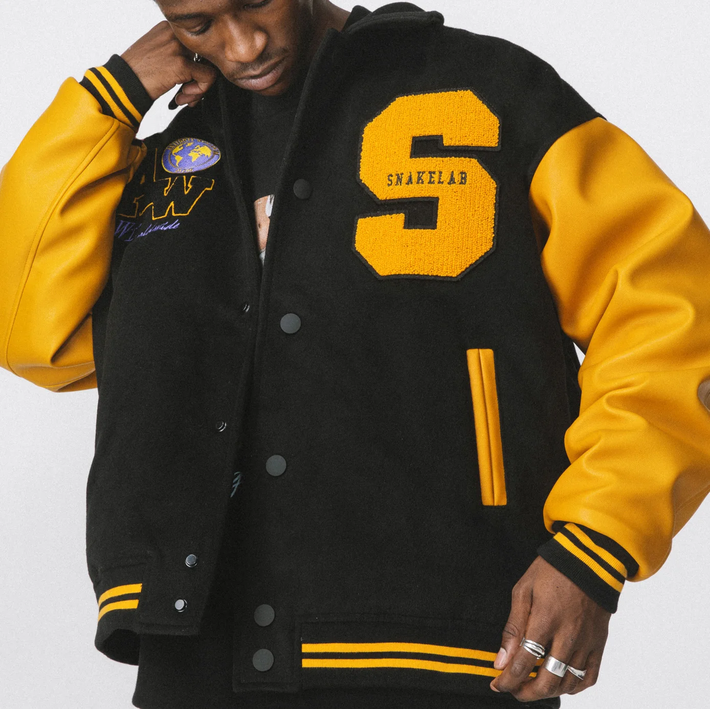 2022 wholesale custom Fluffy Cotton Jacket Provide Warm plus size man baseball Varsity jackets
2022 wholesale custom Fluffy Cotton Jacket Provide Warm plus size man baseball Varsity jackets